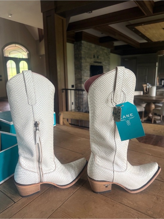 Lane boots Shoes - Lane Smokeshow Rattle White Boots Pink Lining Turquoise Sole Sz 8 ⭐